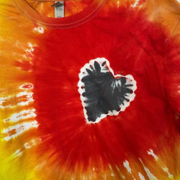 handmade tie dyed unisex tshirt black heart rainbow XL - Picture 3 of 6
